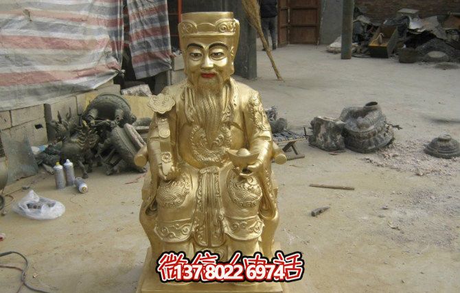 手工制作的供奉佛像，傳承古老文化的精粹