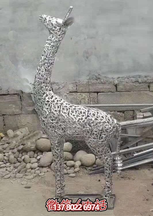 以藝術打造不銹鋼小鹿雕塑，讓戶外園林景觀更加鏤空精美