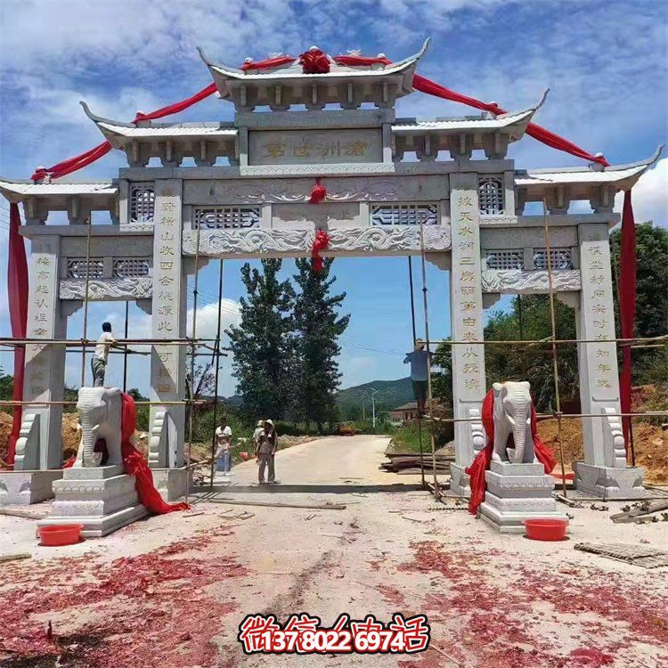 集道路四柱、花崗巖、花崗石雕和牌樓于一體的精美絕倫藝術(shù)品