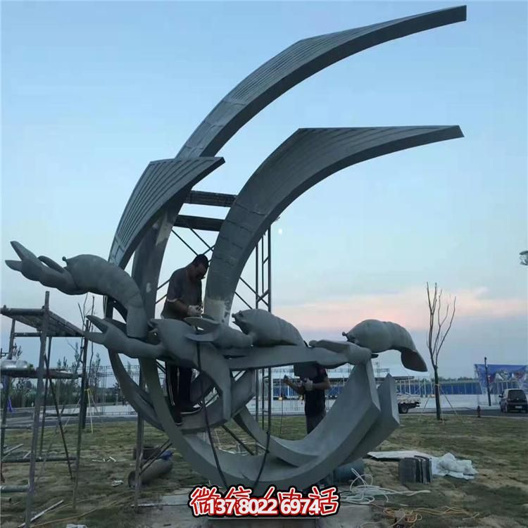 不銹鋼創(chuàng)意景觀雕塑，點(diǎn)亮綠色戶(hù)外廣場(chǎng)園林