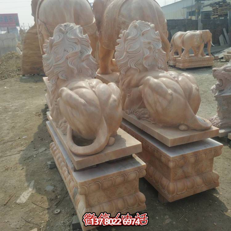 大型西方獅子雕塑，為酒店企業添彩