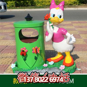 公園一只愛(ài)護(hù)環(huán)境的唐老鴨玻璃鋼雕塑