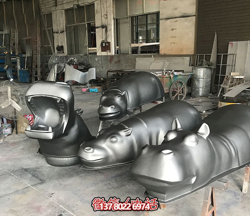 公園里擺放的形態(tài)各異的玻璃鋼創(chuàng)意海馬雕塑 公園里擺放的形態(tài)各異的玻璃鋼創(chuàng)意海馬雕塑