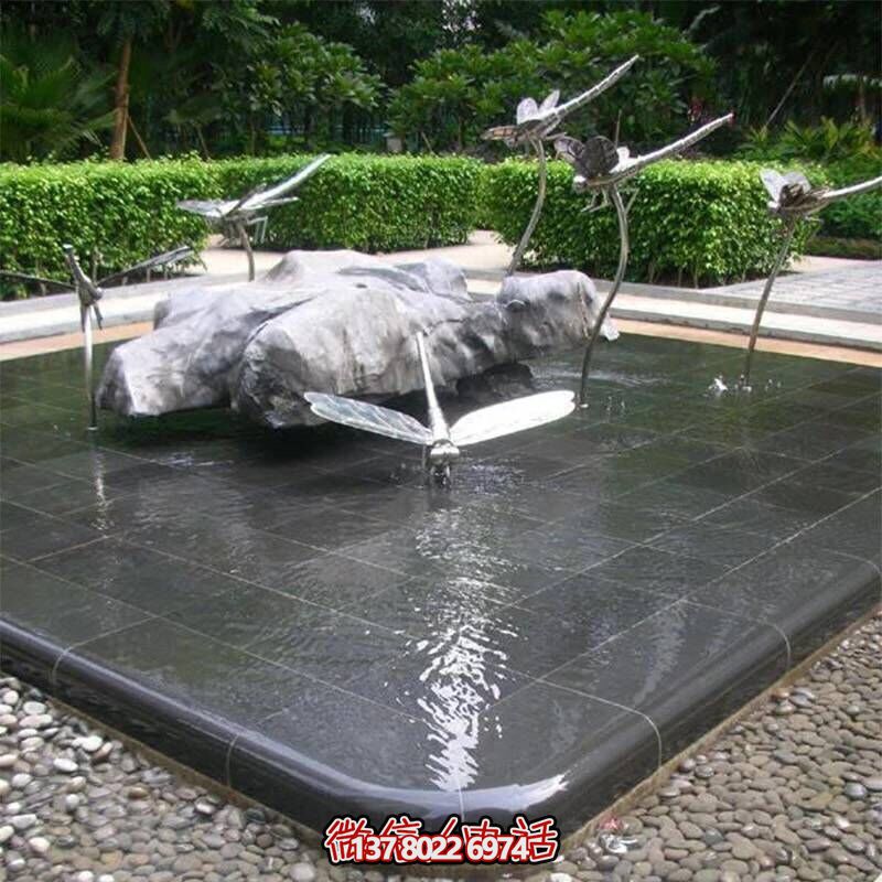 小區公園噴泉擺放鏡面蜻蜓不銹鋼雕塑 小區公園噴泉擺放鏡面蜻蜓不銹鋼雕塑